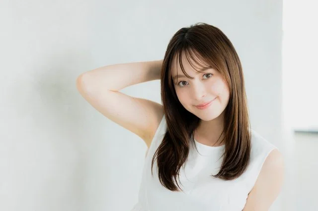 ストレートヘアの女性